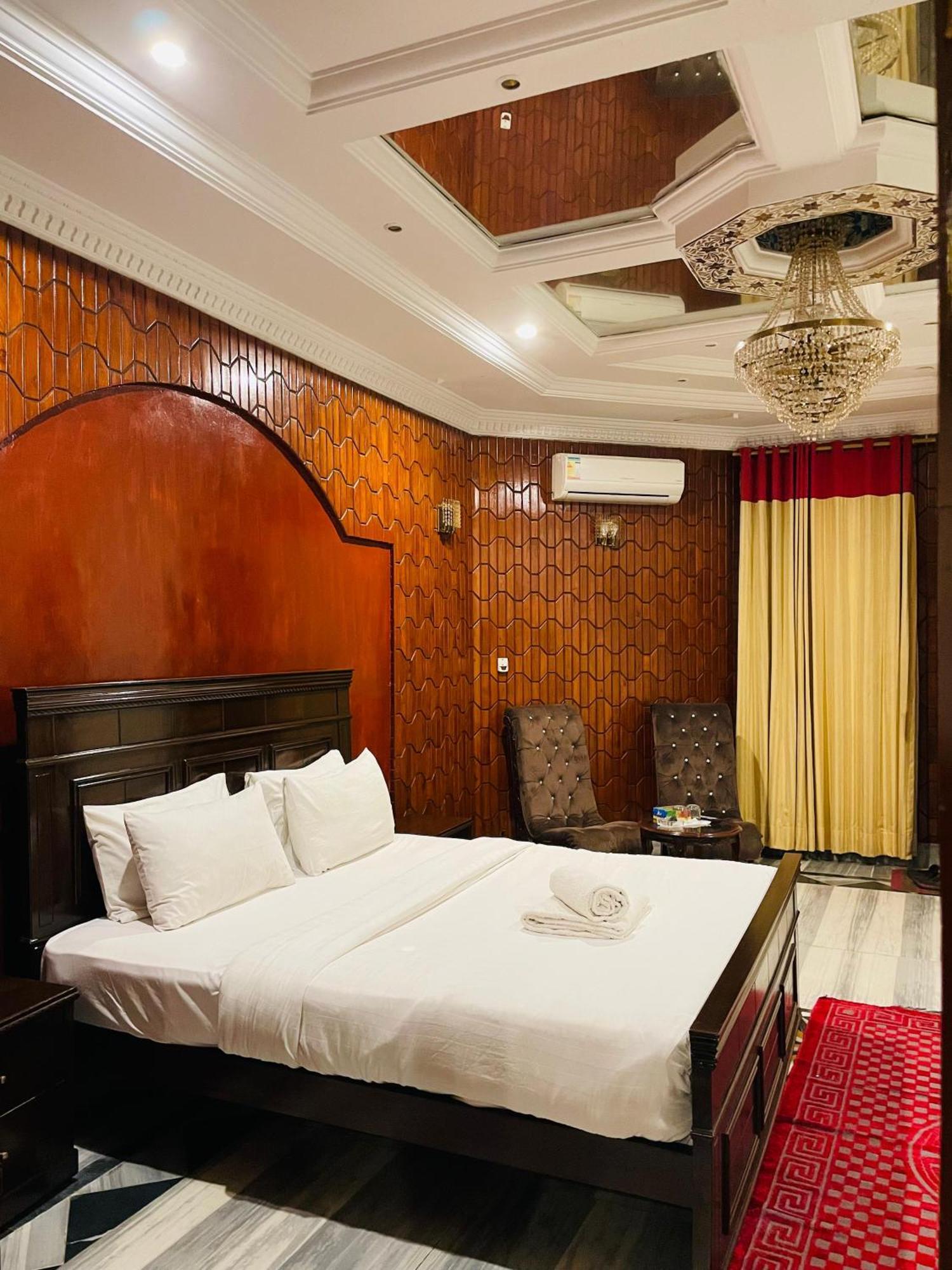 Executive Galaxy Guest House Islamabad Buitenkant foto