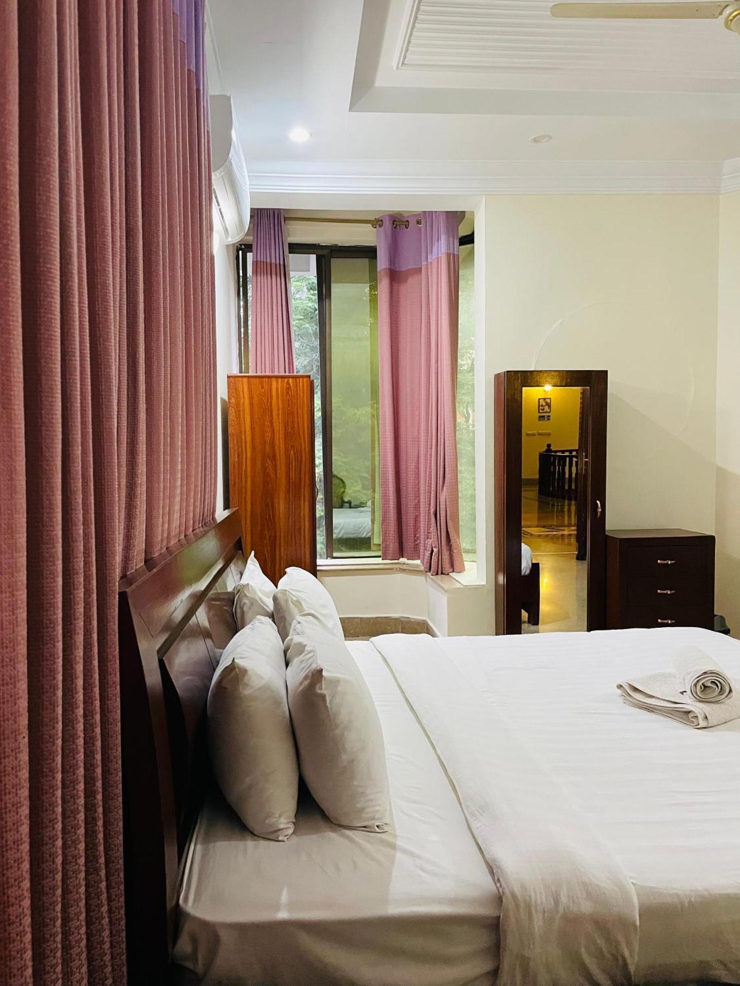 Executive Galaxy Guest House Islamabad Buitenkant foto