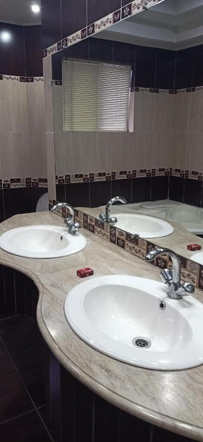 Executive Galaxy Guest House Islamabad Buitenkant foto