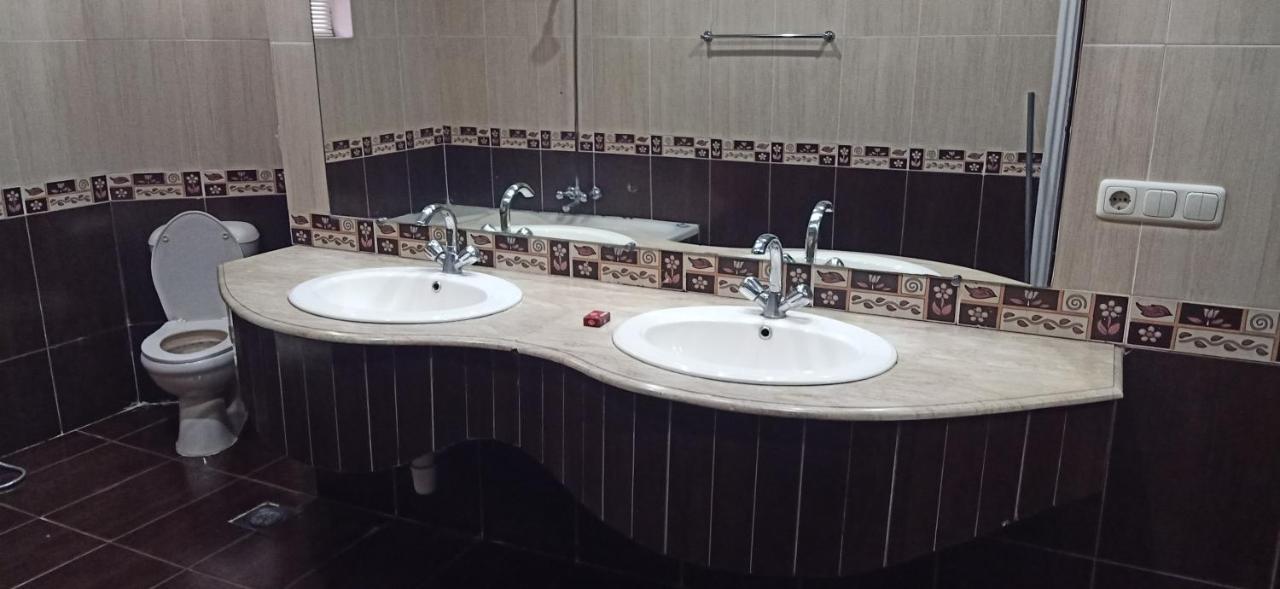 Executive Galaxy Guest House Islamabad Buitenkant foto