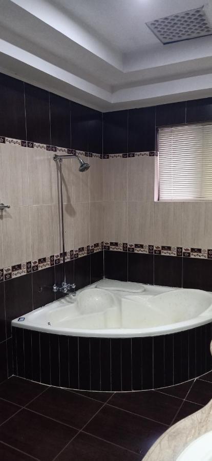 Executive Galaxy Guest House Islamabad Buitenkant foto