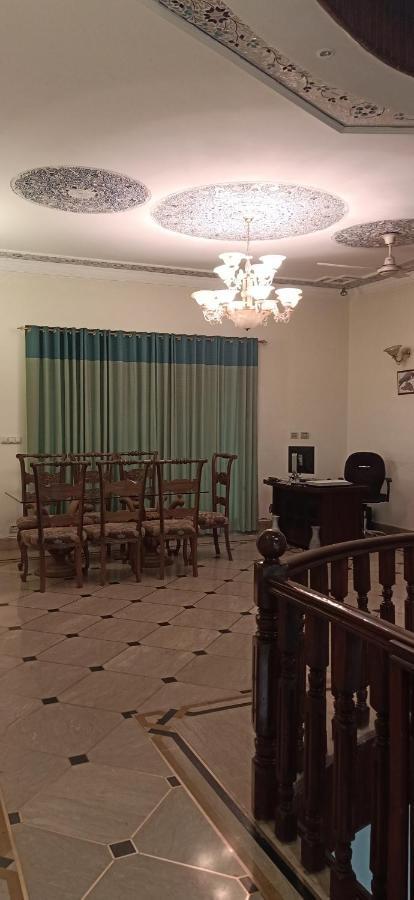 Executive Galaxy Guest House Islamabad Buitenkant foto