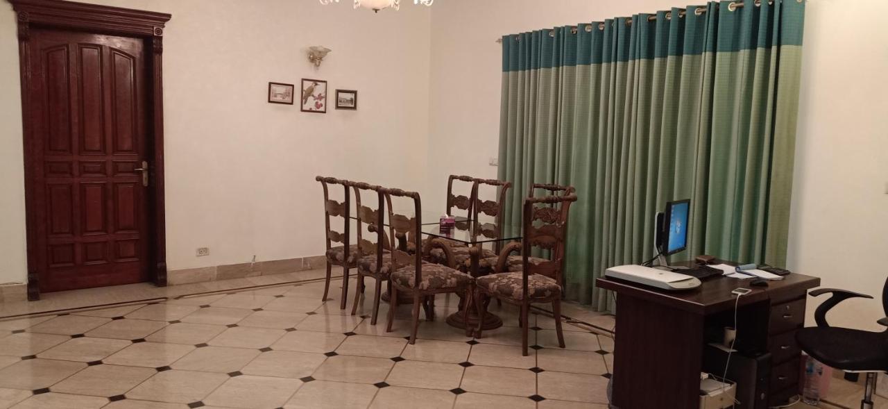Executive Galaxy Guest House Islamabad Buitenkant foto